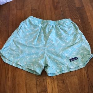 Women Patagonia “Baggie” Shorts
